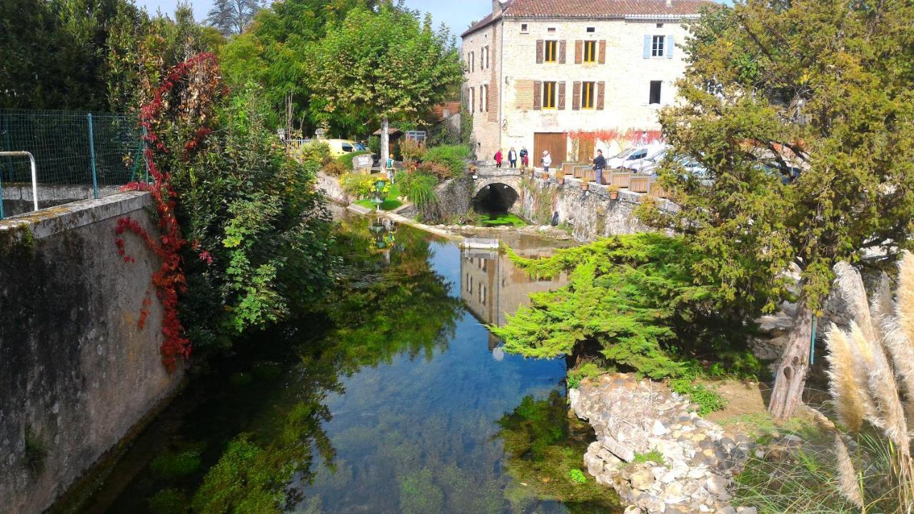Maison Sur Le Lot Saint-Vincent-Rive-d'Olt Luaran gambar